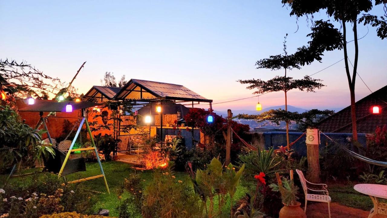 Yambi Guesthouse Kigali Esterno foto