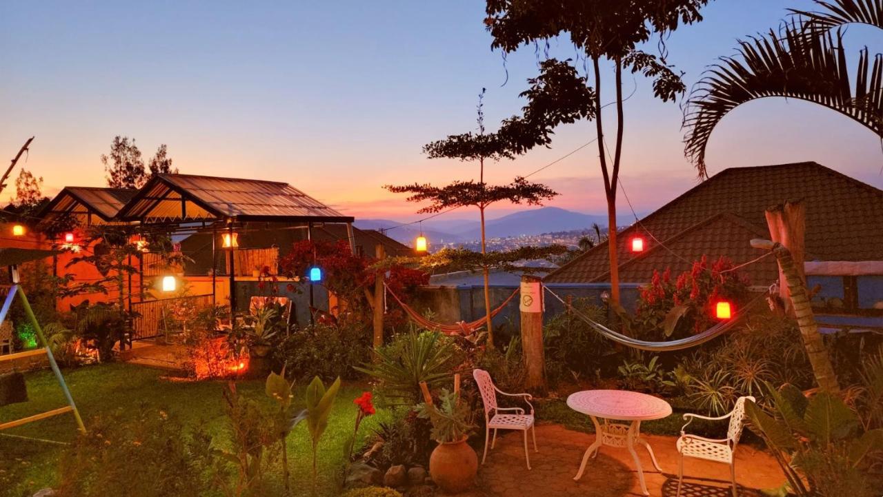 Yambi Guesthouse Kigali Esterno foto